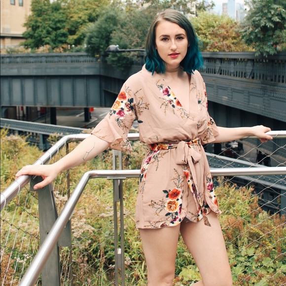 Beige floral print romper - Picture 3 of 6